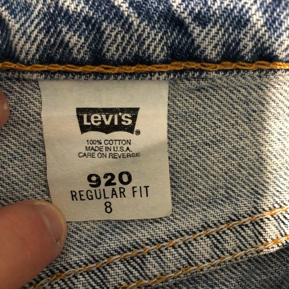 Vintage Levi’s 920 Medium Wash Jean Shorts - Picture 7 of 12